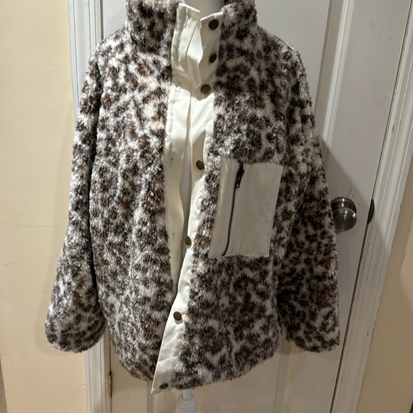 Leopard faux shearling coat size M - Picture 1 of 5